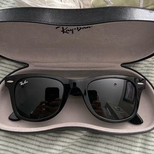 Ray Ban RB 4340 Sunglasses.